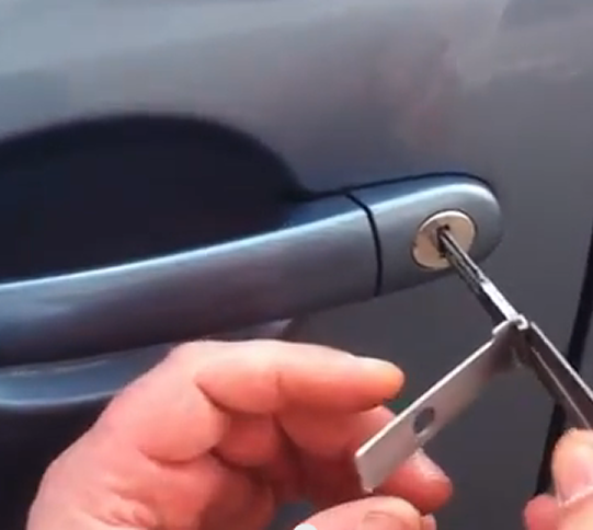 Відкриття машин шкода на Олексіївці у Харкові