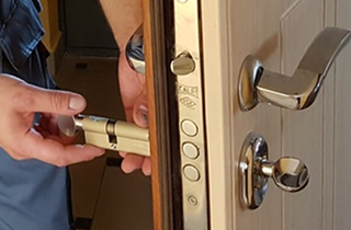 установка замка