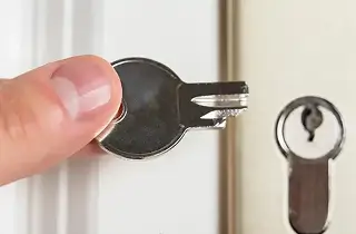 установка замка