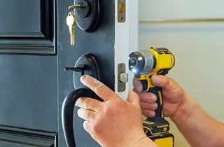 установка замка