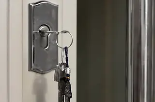 установка замка