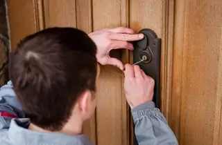 установка замка