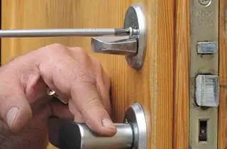 установка замка