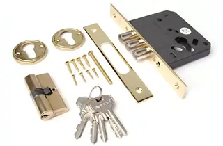 установка замка