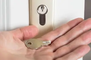 установка замка