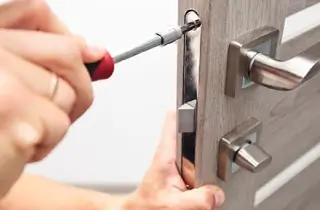 установка замка