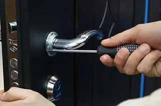 установка замка