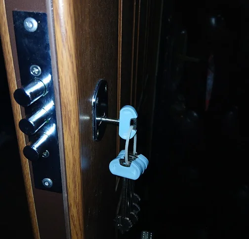 Замена замка Kale в Холодногорском районе в Харькова