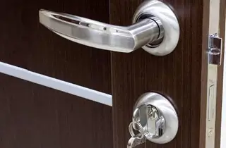 установка замка